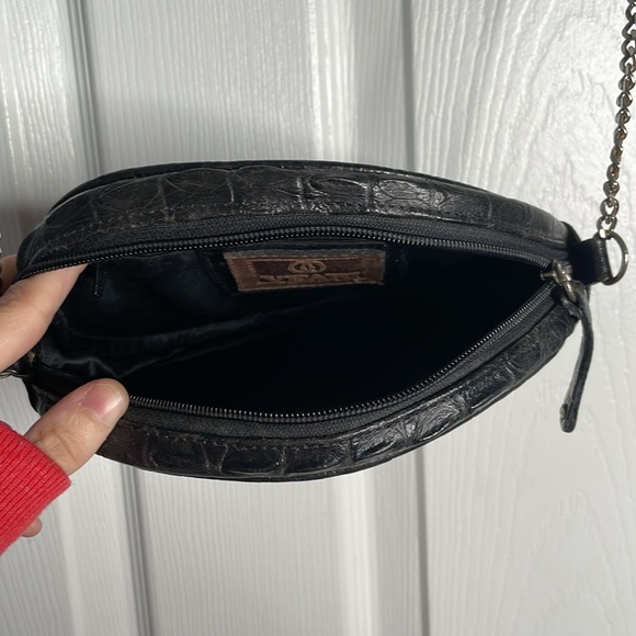 Veari crocodile crossbody handbag - Picture 3 of 5